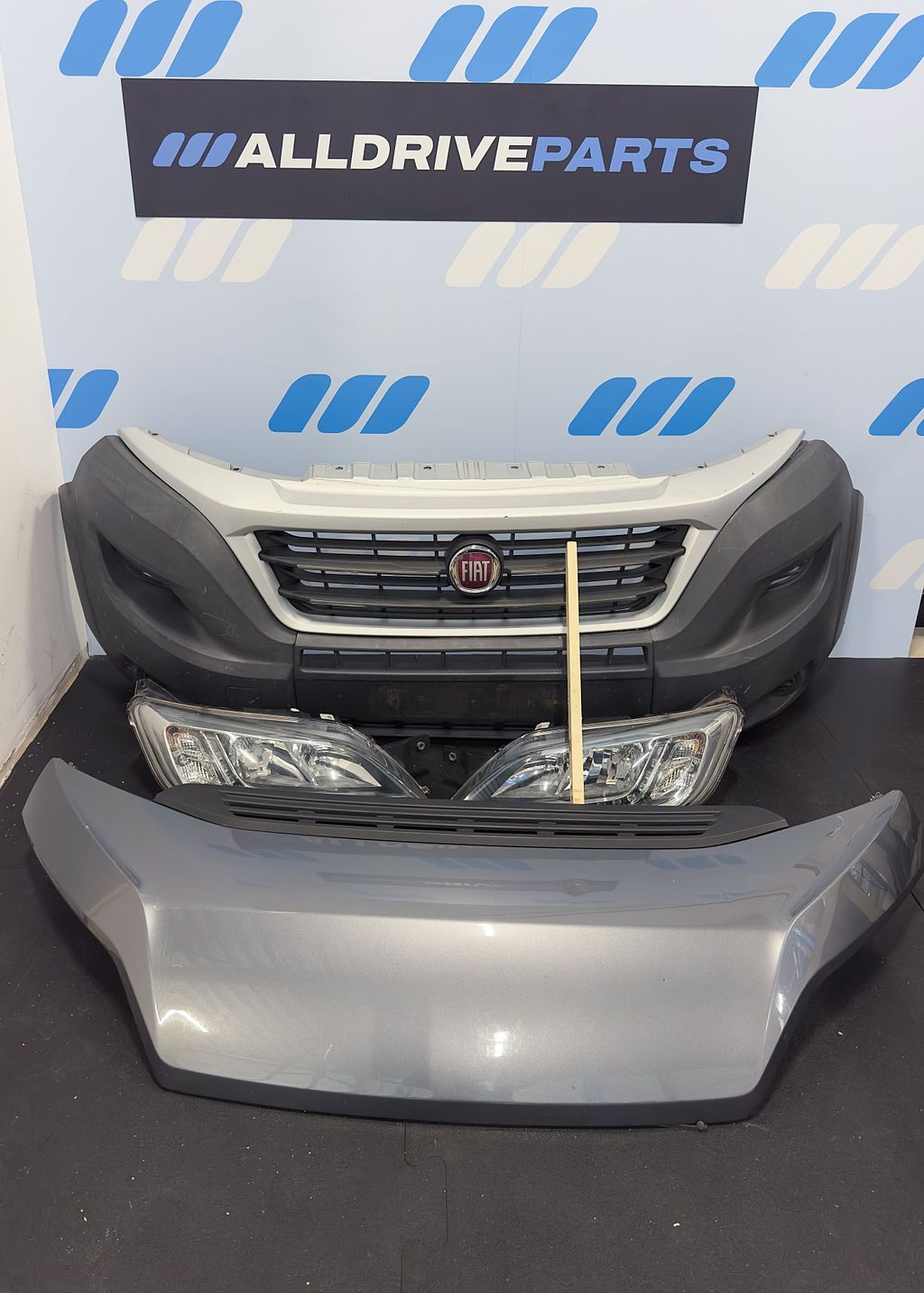 Complete voorkop front Fiat Ducato met LED koplampen grijs